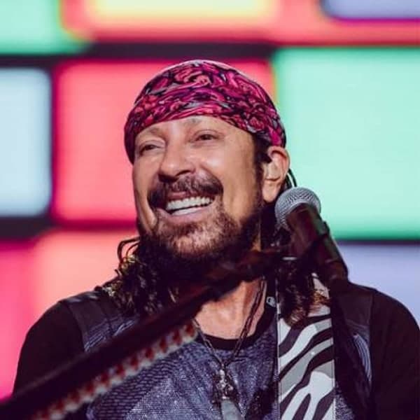 Bell Marques, que já dividiu o palco com PV Mello